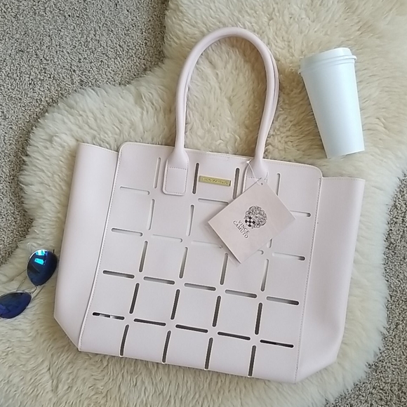 Vince Camuto Handbags - Vince Camuto Pale Pink Tote